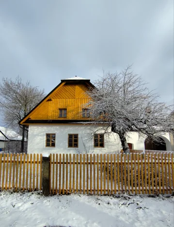 67ed87d74457c981588366.jpg